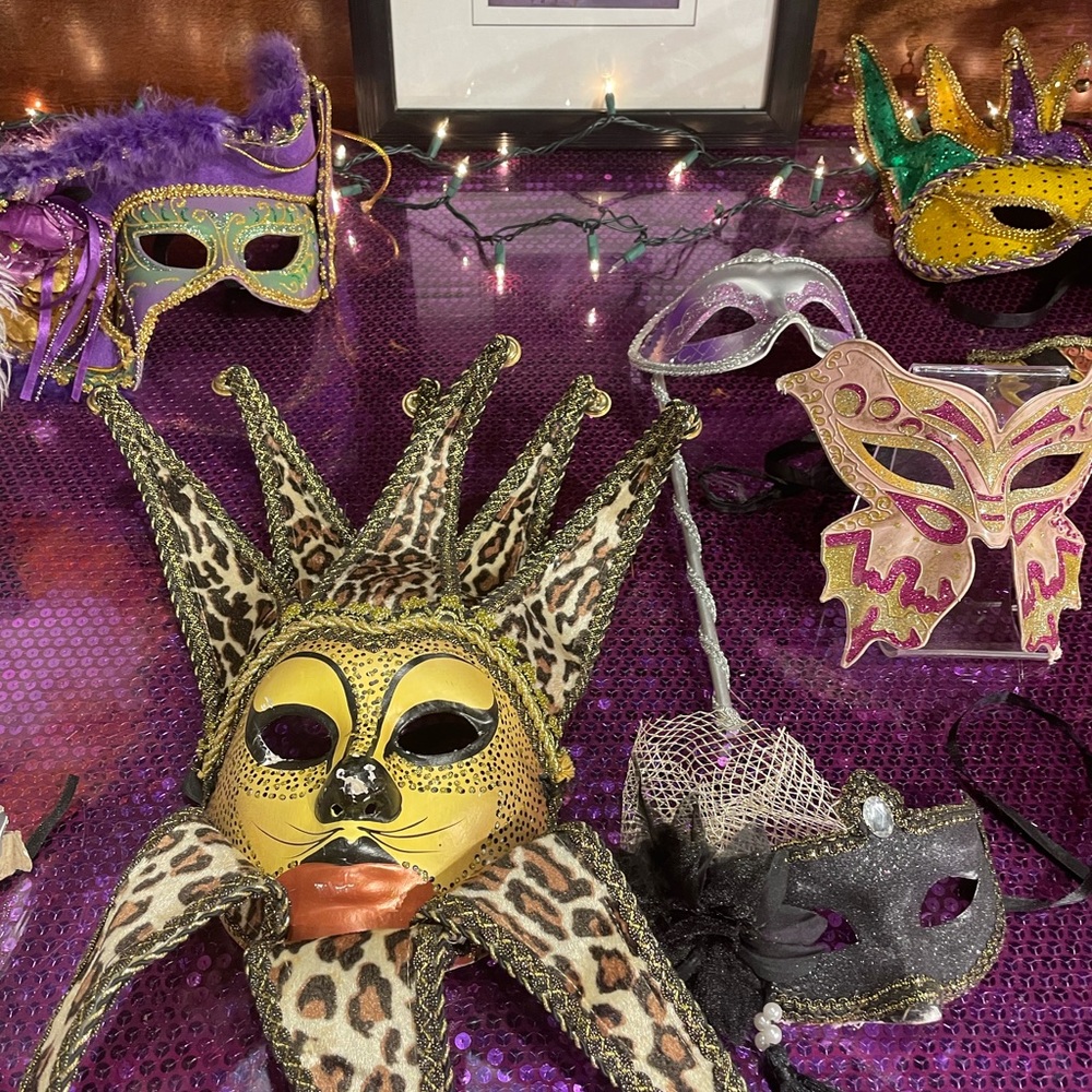 Designer Mask - Picture 2 of 7